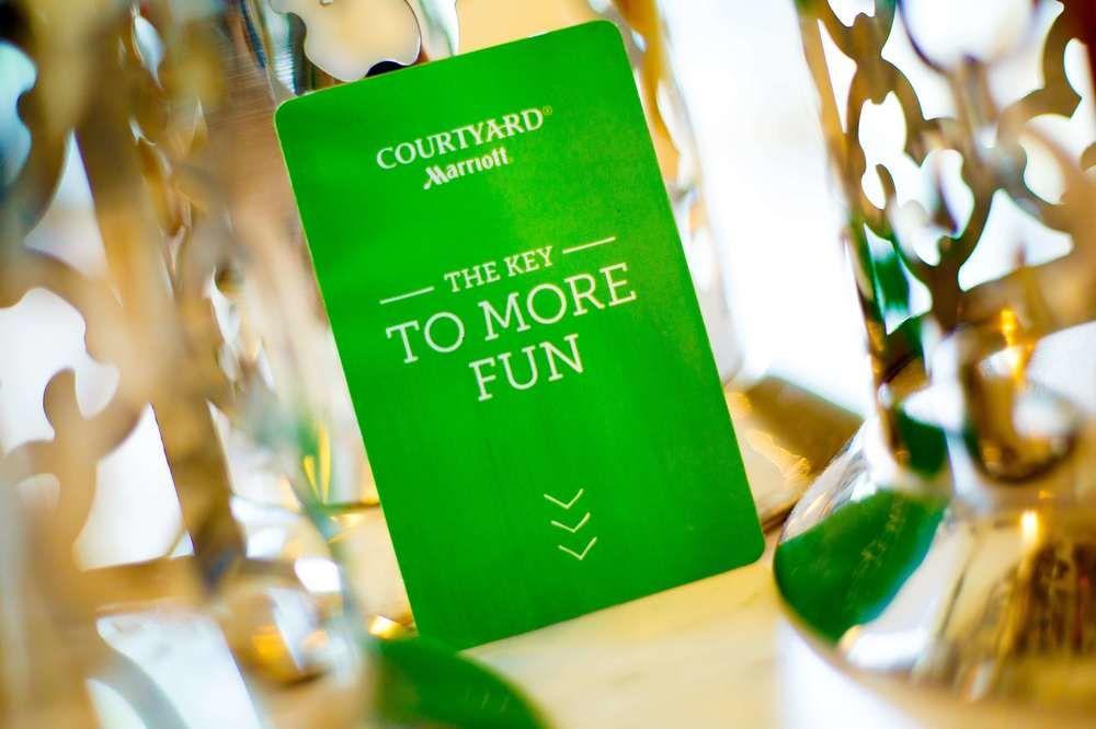 Отель Courtyard By Marriott Agra Экстерьер фото A Marriott Bonvoy card