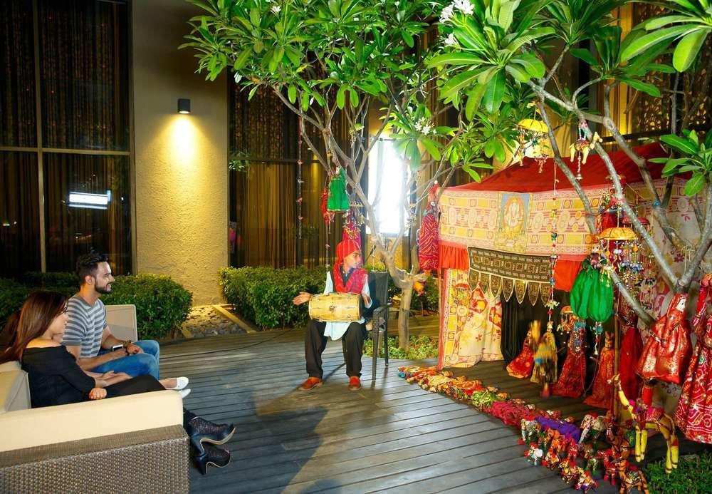 Отель Courtyard By Marriott Agra Экстерьер фото The 2012 Chinese New Year celebrations at the hotel