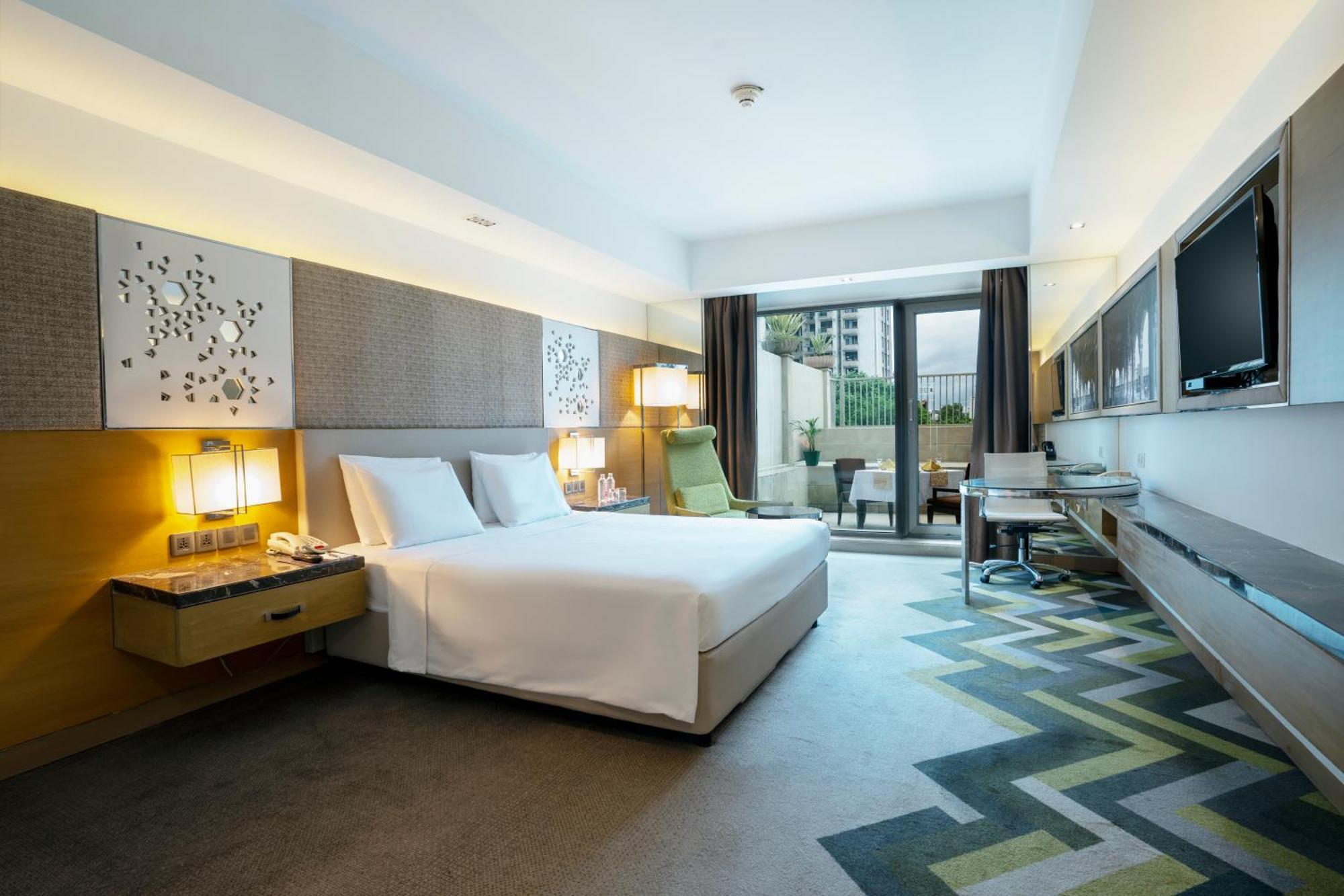 Отель Courtyard By Marriott Agra Экстерьер фото Deluxe Room