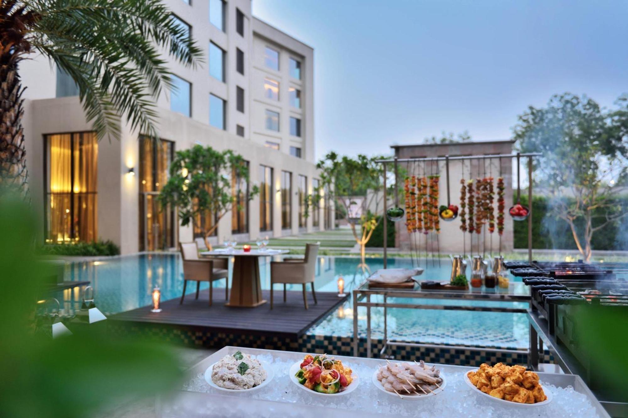 Отель Courtyard By Marriott Agra Экстерьер фото The Park, New Delhi