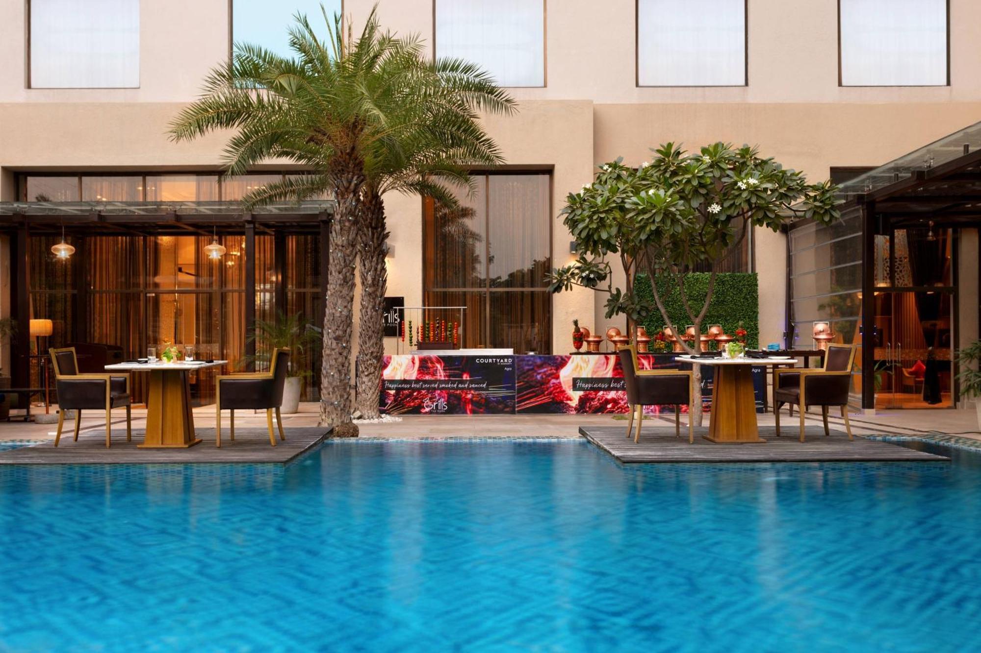 Отель Courtyard By Marriott Agra Экстерьер фото The Park, New Delhi