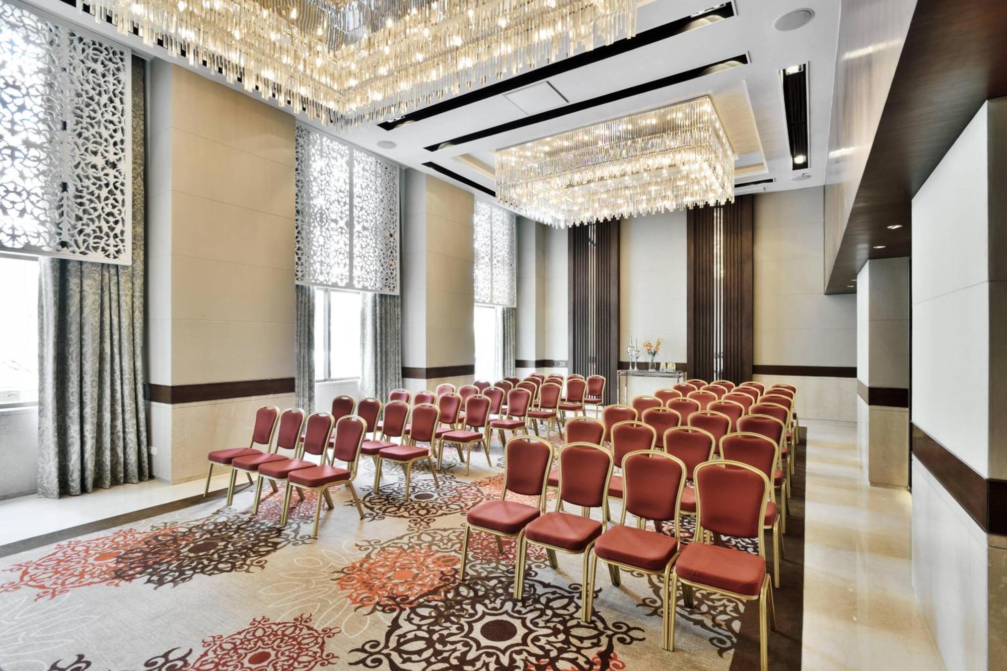 Отель Courtyard By Marriott Agra Экстерьер фото Meeting room