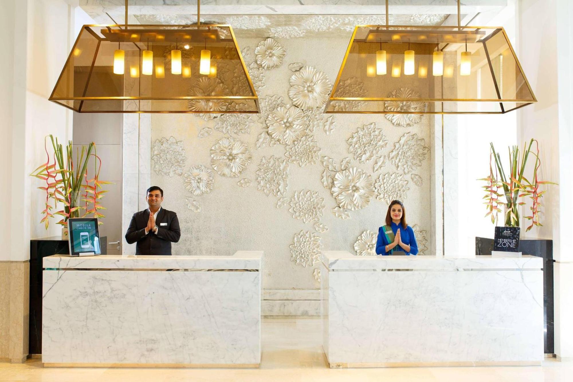 Отель Courtyard By Marriott Agra Экстерьер фото The Taj Mahal Palace, Mumbai